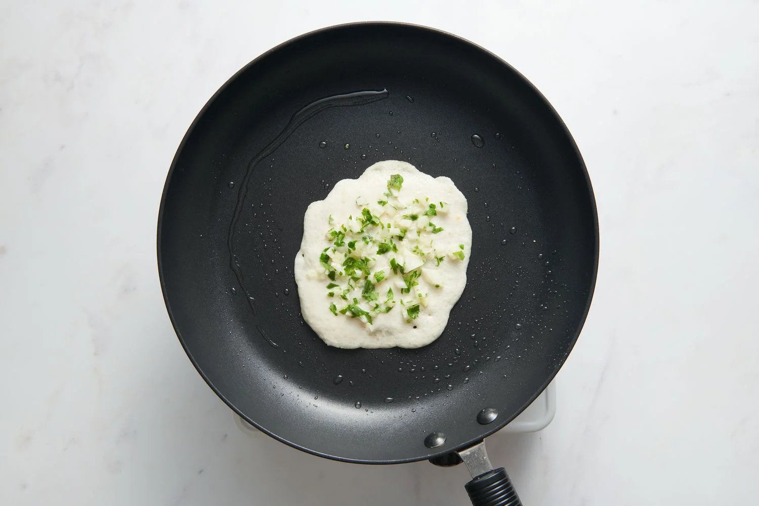 Toppings added to the uttapam