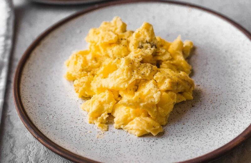 How To Make Perfectly Fluffy Scrambled Eggs