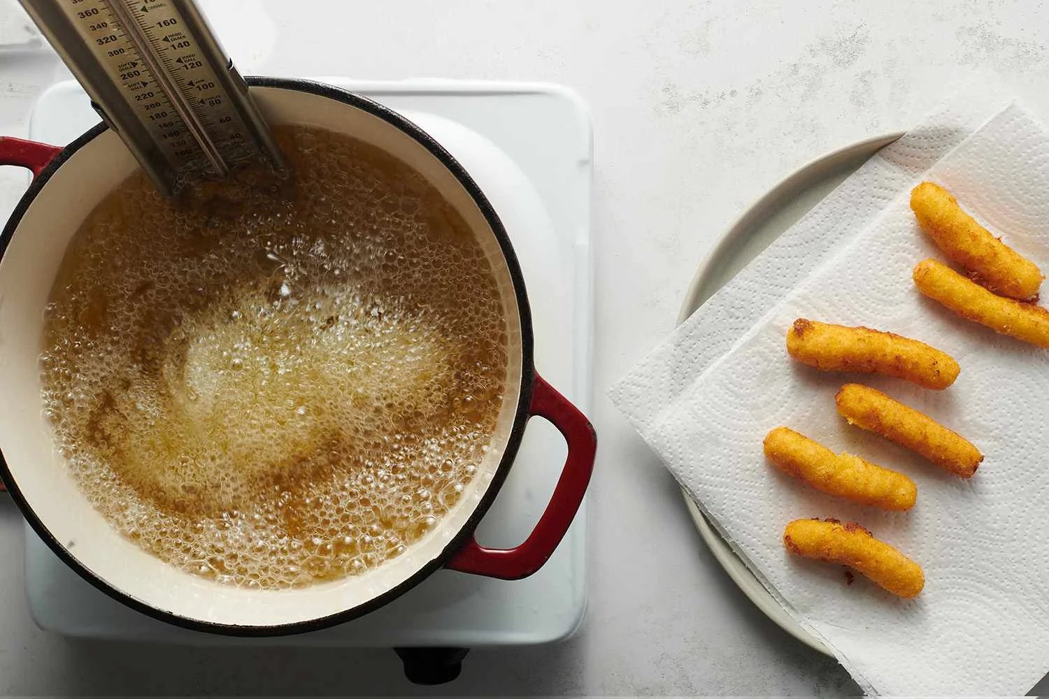 Sorullos de Maíz frying in oil