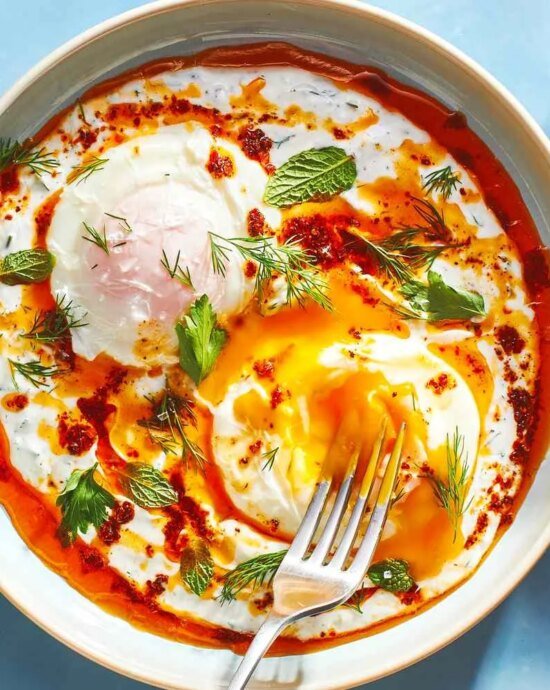 Çilbir (Turkish Eggs)